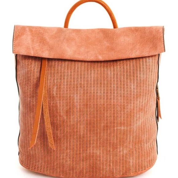 LEVI Must Have mini Backpack - 3 COLORS - Picture 7 of 8